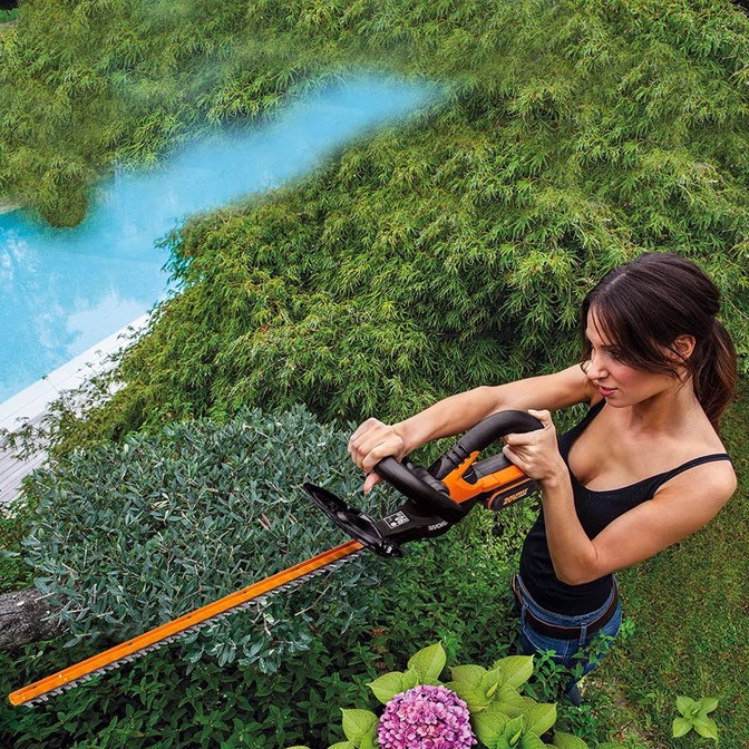 WORX 20V Hedge Trimmer 450mm WG261E.9 12